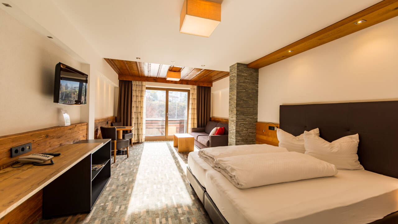 Im familiengeführten Hotel Mozart genießen Sie komfortable Zimmer und ein herzliches Alpenflair – ideal zum Entspannen und Wohlfühlen.