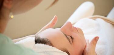 If you want to pamper yourself, there is a beauty centre and solarium. Book massages from home if you wish.