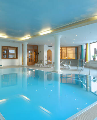 Im Wellnessbereich finden Sie ein Schwimmbecken, mehrere Saunen, eine Infrarotkabine und ein Kneippbecken.