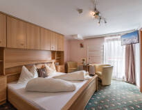 Slap af i hotellets komfortable og velindrettede værelser.