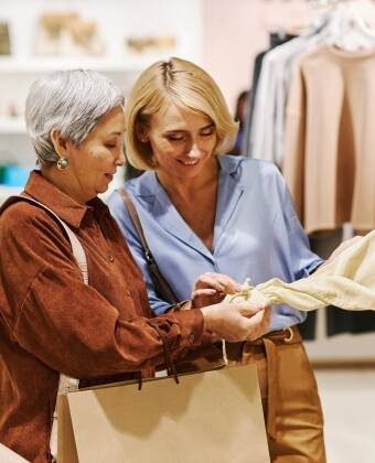 Designer Outlet Neumünster is conveniently nearby.