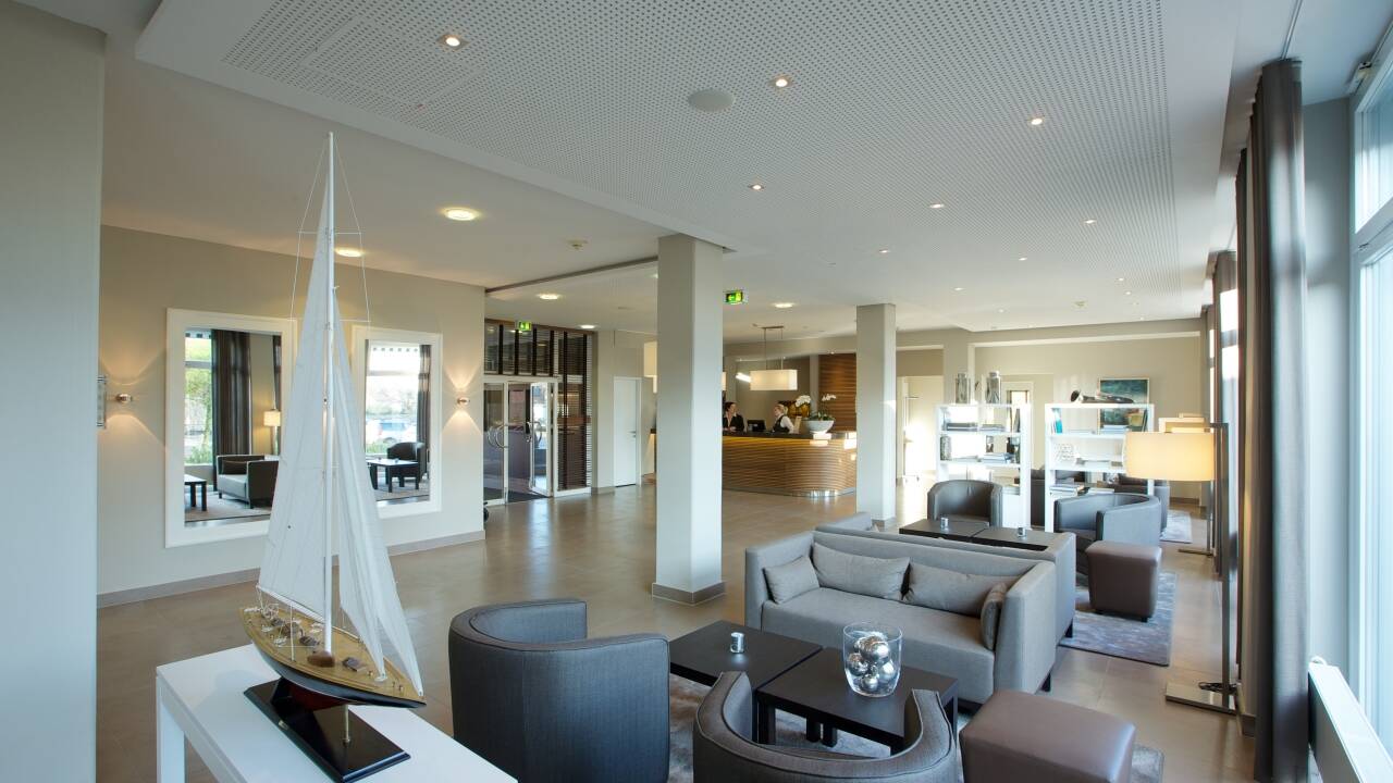 Nyd en stille stund på hotellet med en god bog eller i godt selskab.