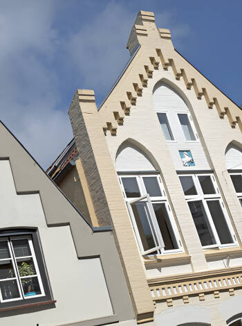 De traditionelle husfacader i Friedrichstadt, i Schleswig-Holstein.