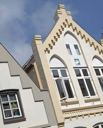 De traditionelle husfacader i Friedrichstadt, i Schleswig-Holstein.