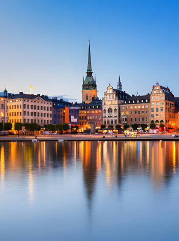Opplev alt som Stockholm har å by på. Besøk for eksempel slottet og den gamle bydelen