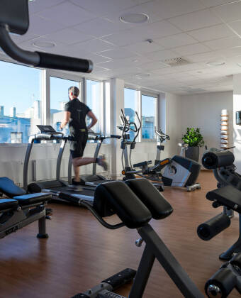 Das Fitnessstudio des Hotels befindet sich in der 7. Etage mit Aussicht auf Stockholm.