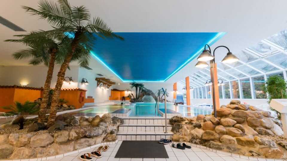 Der er adgang til indendørs swimmingpool på hotellet