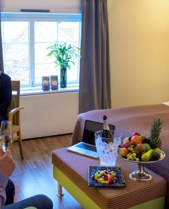 Rummen är inredda med fokus på komfort och bekvämligheter för hotellets övernattade gäster.