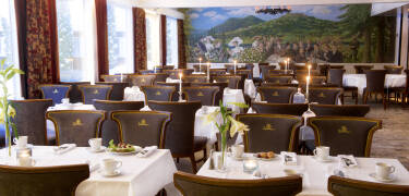 Hotellet har to forskjellige restauranter hvor dere kan spise et godt måltid i hyggelige omgivelser.