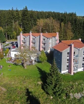 Ferienpark Brockenblick har en unik beliggenhed nær foden af Brocken som, er det højeste bjerg i Harzen.