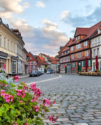 Gör spännande utflykter i Harz där ni bland annat kan besöka den vackra UNESCO-listade staden Quedlinburg