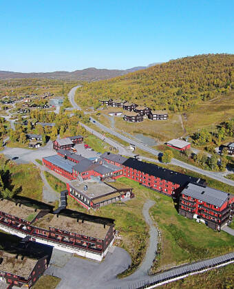 Bo vackert på ett traditionellt fjällhotell i Telemarks största vinterdestination, med skidspår rätt utanför hotellet.