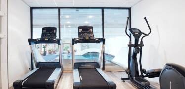 Ni har fri tillgång till hotellets gym där ni bland annat hittar både löpband och motionscyklar.