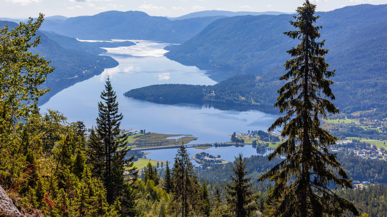 På grunn av sin sentrale beliggenhet i Telemark, er hotellet det perfekte utgangspunktet for å utforske området.