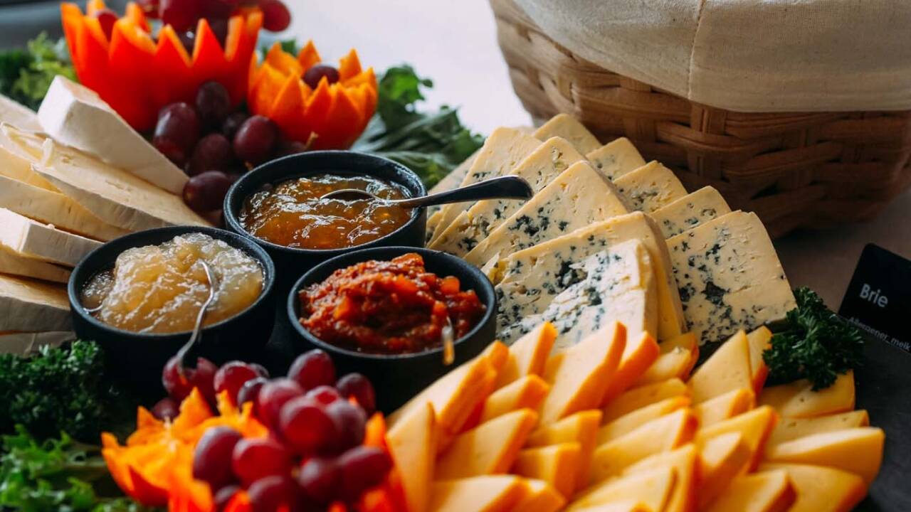 Start dagen med en rikholdig frokostbuffé og nyt middager som passer både for barn og voksne.