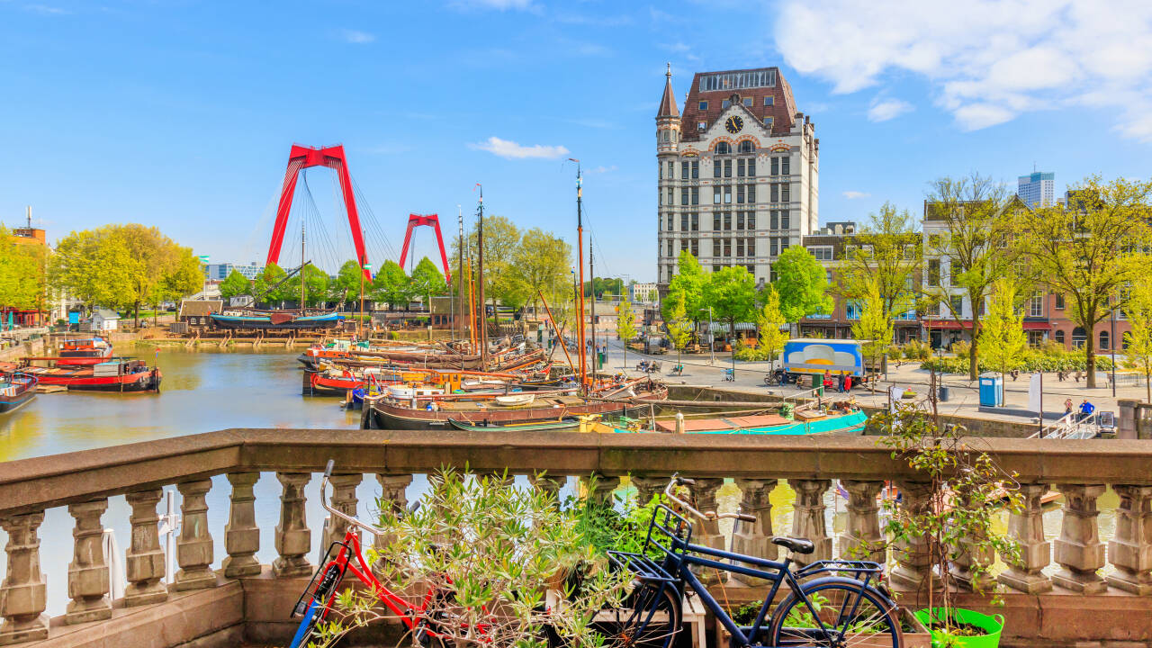 Rotterdam är en av Europas vackraste städer och erbjuder fina sightseeing- och shoppingmöjligheter.