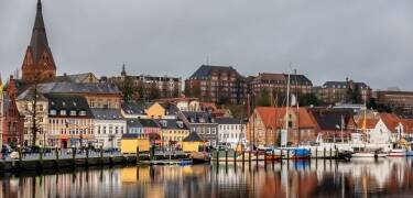Flensburg by er en lille køretur væk, og er bestemt et besøg værd.