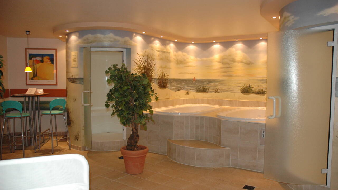 Hotellet har en wellnessafdeling med sauna, aroma dampbad og stillezone, som I kan benytte mod gebyr.
