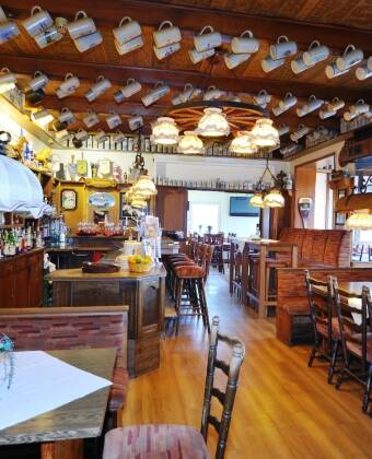 Restaurangen erbjuder en särskild atmosfär. Välj ett paket med middag till ett mycket bra pris.