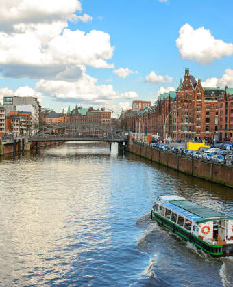 Speicherstadt, Landungsbrücken, Elbphilharmonie, St. Pauli, Schanze und vieles mehr - in Hamburg gibt es immer etwas zu entdecken.