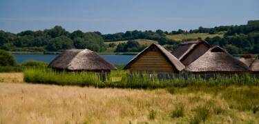Vikingemuseet Hedeby ligger endast en halvtimmes bilfärd från hotellet och är en spännande historisk upplevelse.