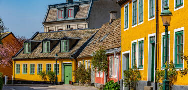 Oppdag Lunds fargerike gamleby, der brosteinsgatene avslører århundrer med historie.