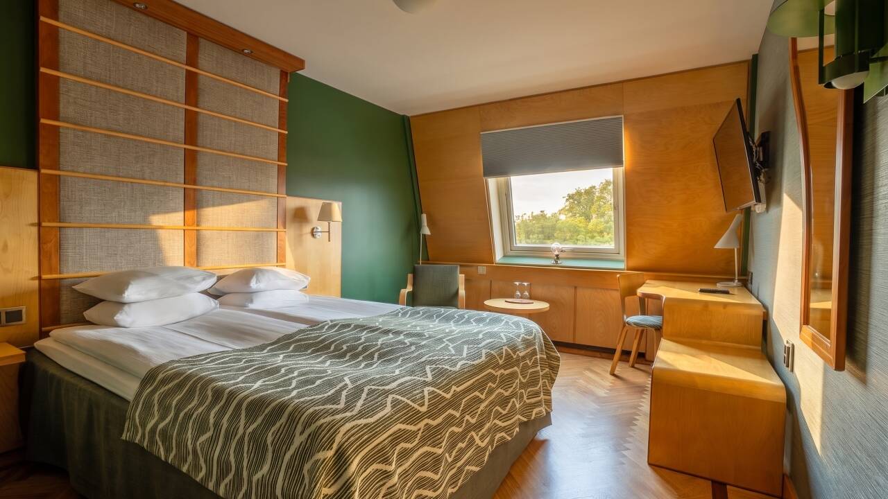 With a comfortable DUX bed and a TV with Chromecast, you might be tempted to spend the evening in.