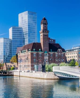 Hotellet ligger mindre enn en halv times biltur fra Malmø, og derifra er det heller ikke langt til København.