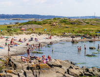 Dive into Västervik's diverse swimming spots: from serene lakes and rocky cliffs to beautiful beaches and archipelagos.