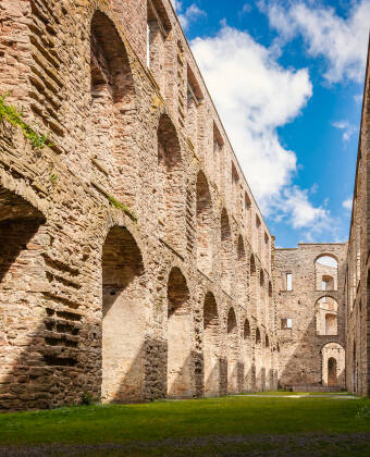Borgholms slottsruin är en av Ölands mest kända sevärdheter och här hålls ofta konserter sommartid.