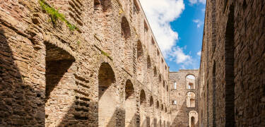 Die Borgholmer Schlossruine ist eine der bekanntesten Sehenswürdigkeiten Ölands. Hier finden im Sommer oft Konzerte statt.