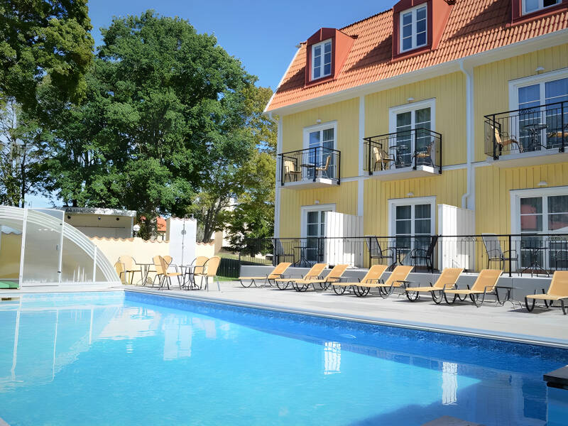 Välkommen till Hotell Skansen Öland – en plats för avkoppling, njutning och öländsk charm.