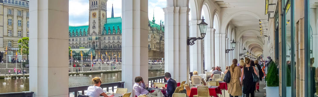 Park-Hotel Hagenbeck har gode forbindelser til Hamborgs centrum og giver nem adgang til caféer, restauranter og shoppinggader.