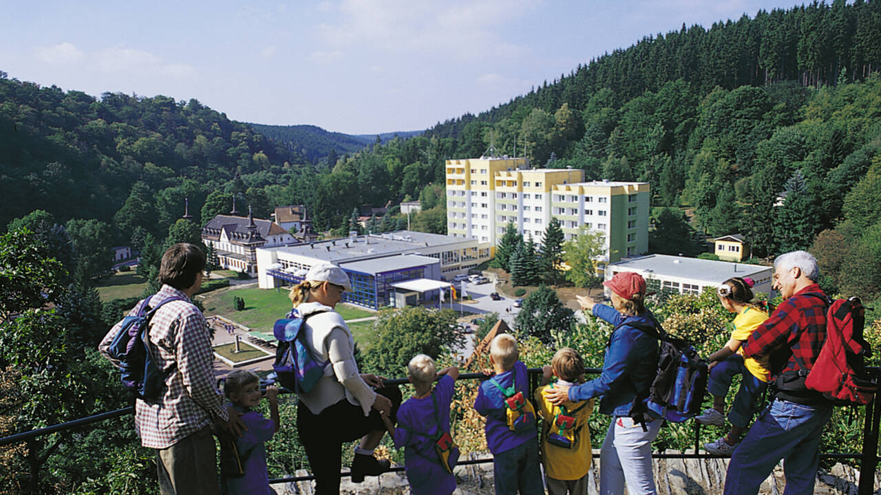 Hotellet ligger omgitt av Naturpark Harz/Sachsen-Anhalt, med flotte skoger, krystalklare elver, blanke innsjøer og spennende middelalderbyer.