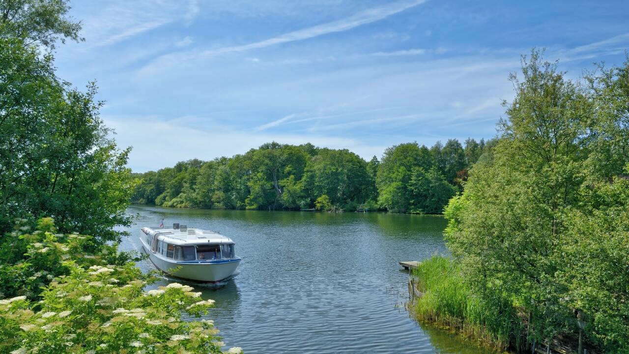 Der Dieksee ist einer der fünf Seen der Region, die zusammen das norddeutsche "5 Seenland" bilden.