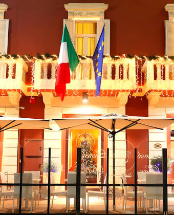 Enjoy your drinks in the Hotel Esplanade and soak in the lovely atmosphere.