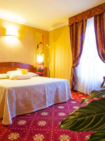 The cosy rooms are elegantly decorated with comfortable furniture and make a wonderful base for your stay in Tuscany.