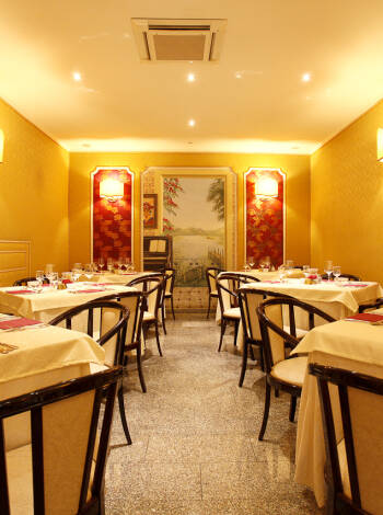 The hotel has its own restaurant, where you can enjoy an exciting selection of genuine Italian cuisine in a cosy atmosphere.