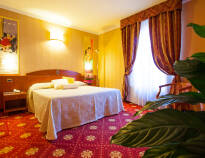 De hyggelige værelser er elegant indrettede med behagelige møbler og udgør en skøn base for Jeres ophold i Toscana.