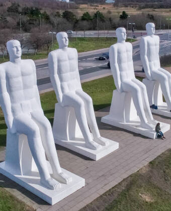 Opplev Mennesket ved Havet, som er en skulptur av Svend Wiig Hansen og har blitt et kjennetegn for Esbjerg