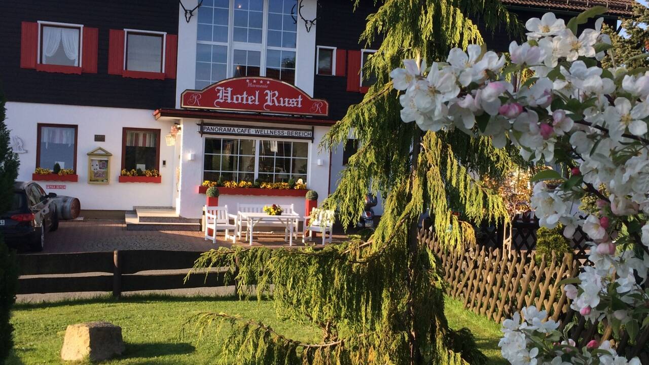 Harmonie Hotel Rust is located in the heart of the Harz Mountains and offers stunning views of the scenic countryside