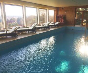 Hotellet har läcker wellness-avdelning med pool, bastu och ångbad.