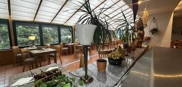 En vistelse med Risskov Bilsemester inkluderar halvpension, som kan avnjutas i den trevliga restaurangen.