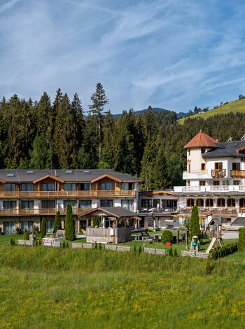 Das 4*-Hotel Leamwirt mit seinem fantastischen Ausblick ist seit vielen Jahren familiengeführt.