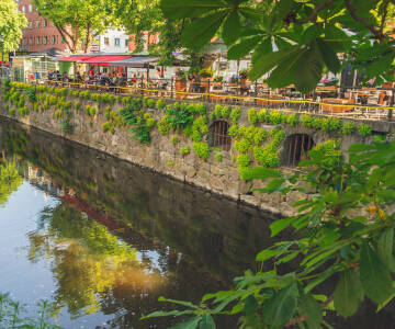Hier wohnen Sie in der Nähe des Stadtzentrums von Uppsala, das sowohl Einkaufsmöglichkeiten als auch Sehenswürdigkeiten bietet.