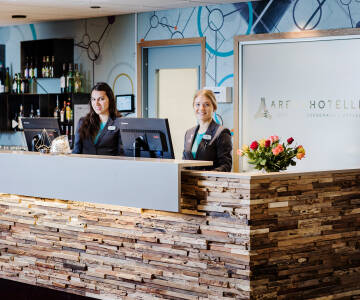 Arenahotellet är Uppsalas största och modernaste hotell där personalen hälsar er välkomna i receptionen