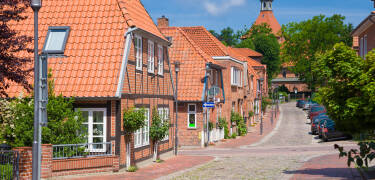 Under opholdet kan I besøge den historiske lille by, Oldenburg in Holstein, som bærer på en spændende slavisk arv.