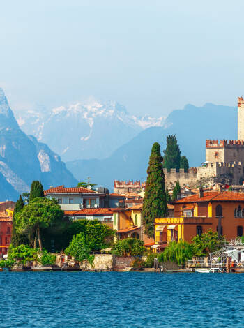 För många är Malcesine den mysigaste staden med shopping, restauranger och trånga gränder  med atmosfär.