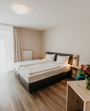 Das Sonnenhotel Bayerischer Hof verbindet modernen Komfort mit herzlicher Gastfreundschaft und professionellem Service.