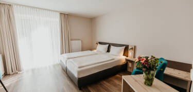 Das Sonnenhotel Bayerischer Hof verbindet modernen Komfort mit herzlicher Gastfreundschaft und professionellem Service.